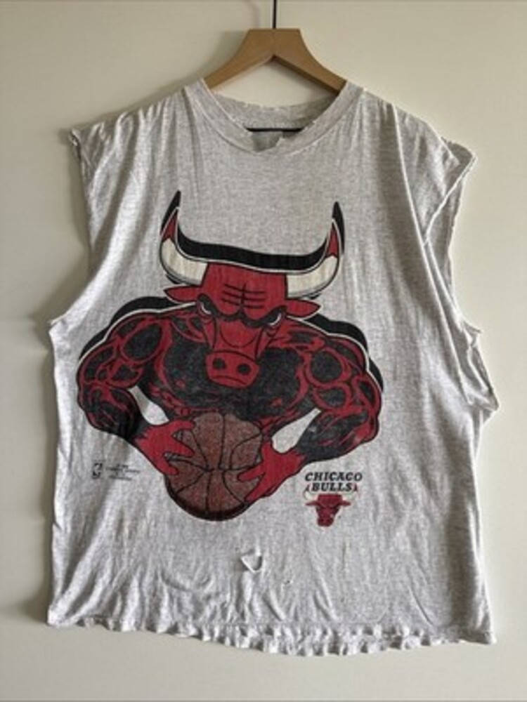 XL 1996 Distressed Chicago Bulls Chopped Tank Top